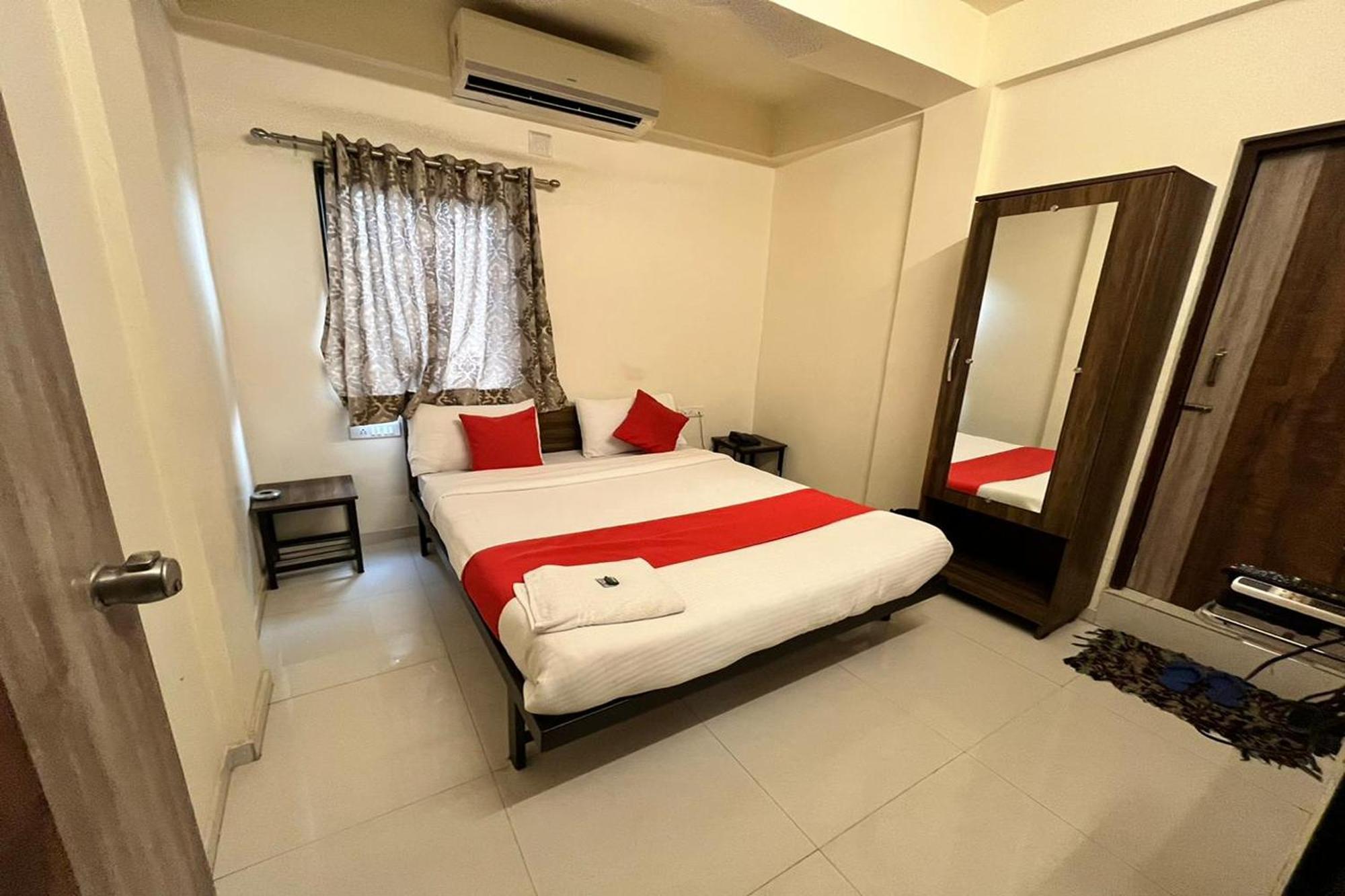 Hotel Kalyan Palace Batwa Экстерьер фото