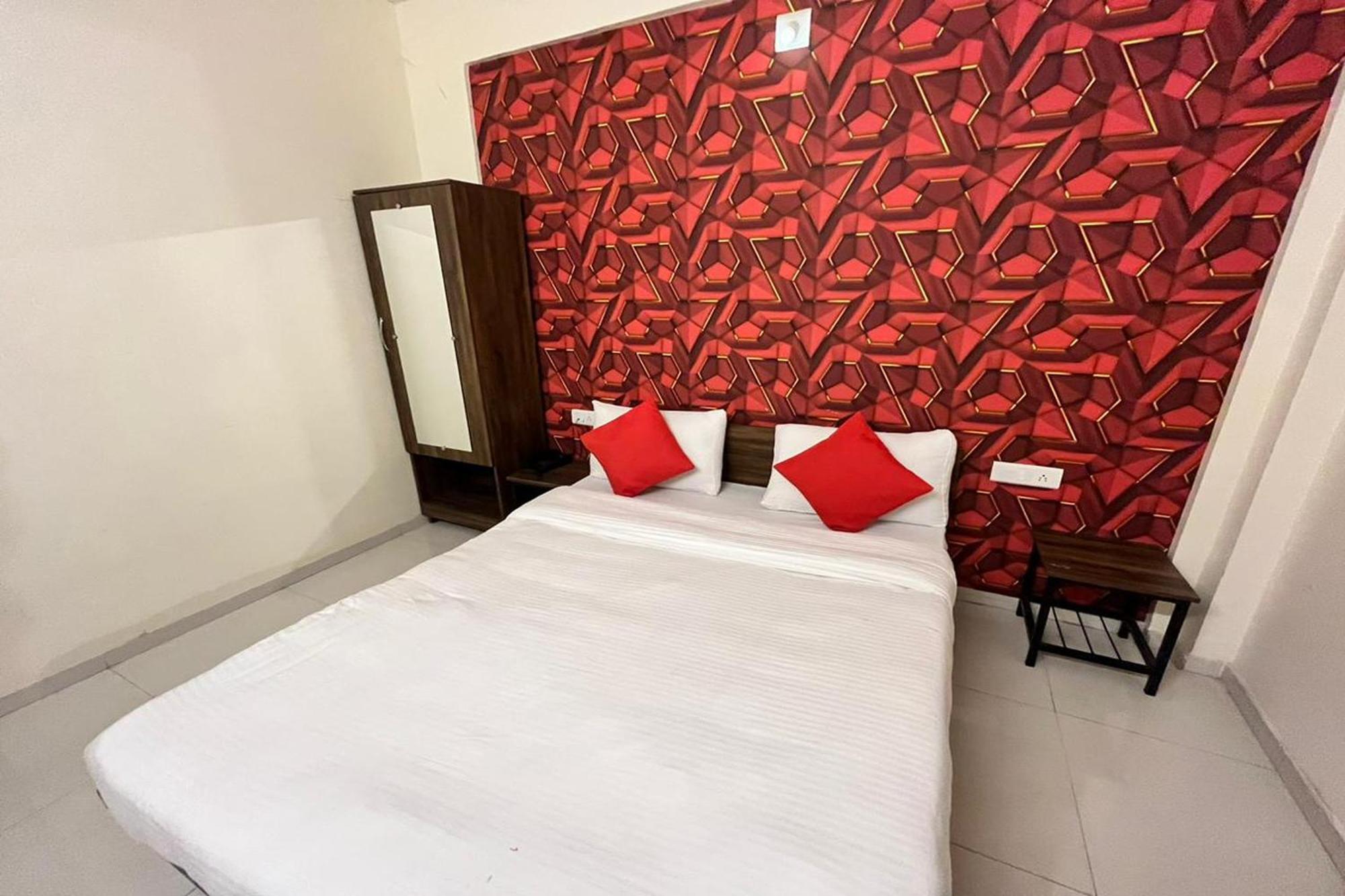 Hotel Kalyan Palace Batwa Экстерьер фото