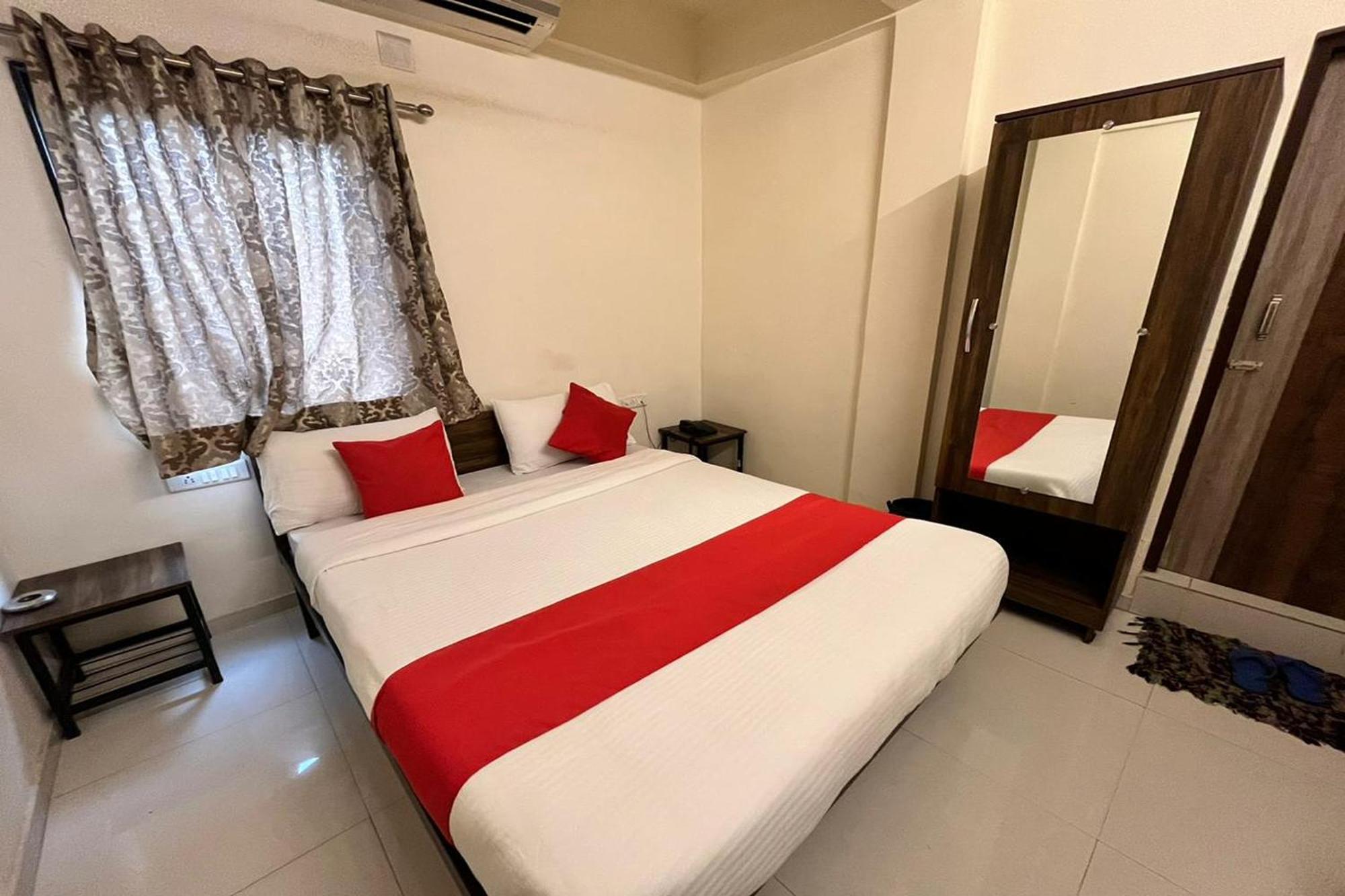 Hotel Kalyan Palace Batwa Экстерьер фото