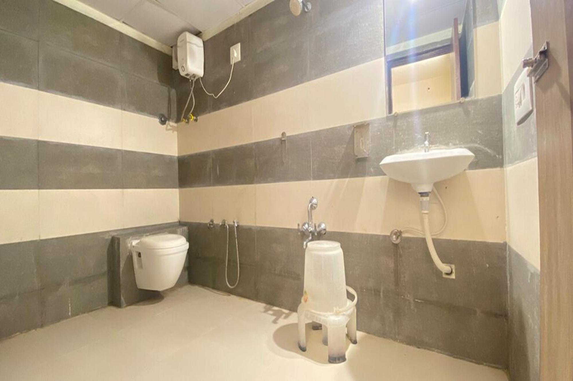 Hotel Kalyan Palace Batwa Экстерьер фото
