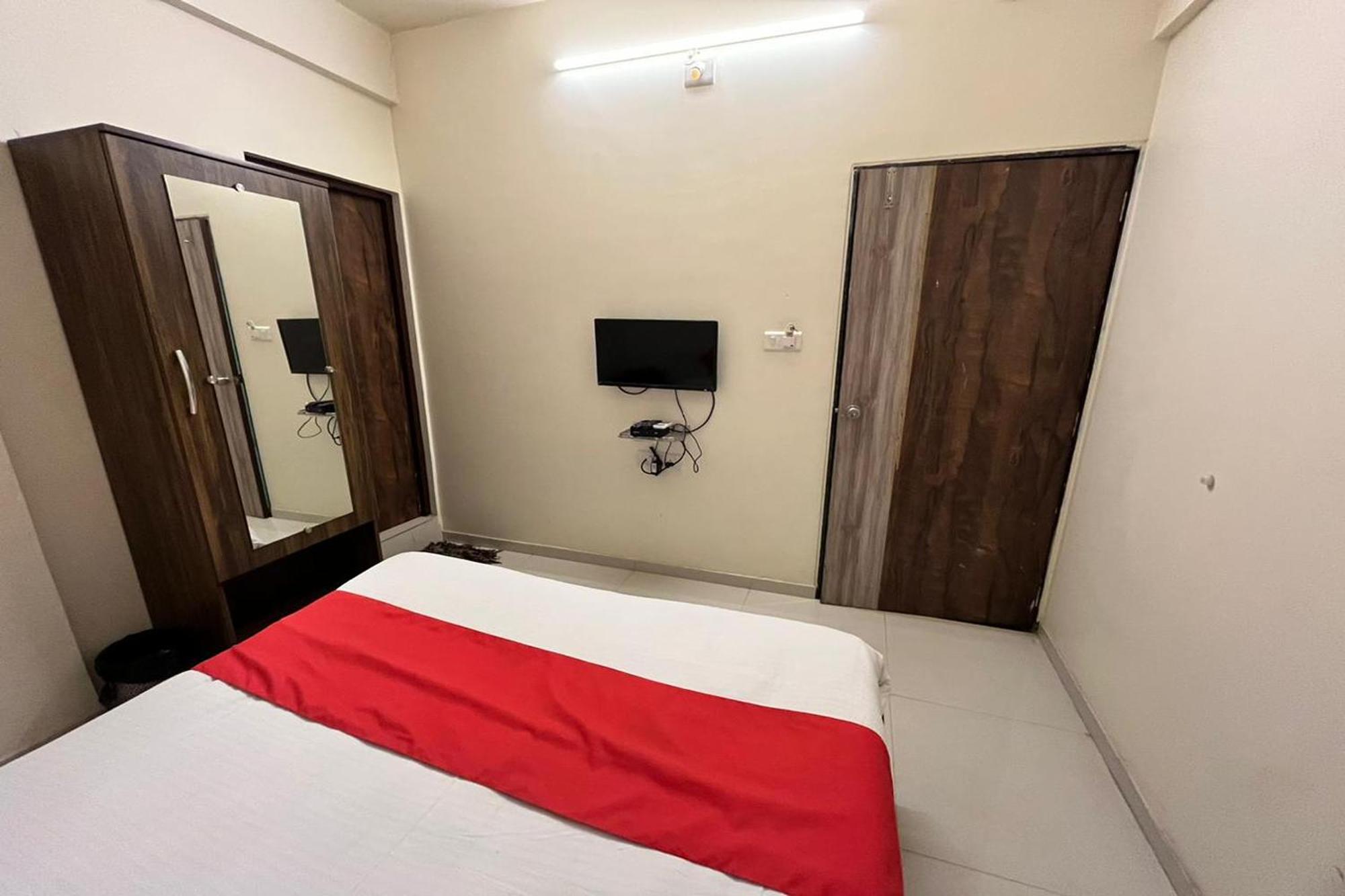 Hotel Kalyan Palace Batwa Экстерьер фото